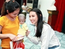 Hoa hậu Nhân ái mang Tết Trung Thu đến với trẻ em viện Nhi