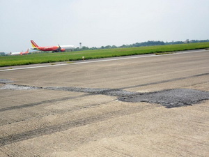 Khởi công dự án sửa chữa đường băng sân bay Nội Bài, Tân Sơn Nhất
