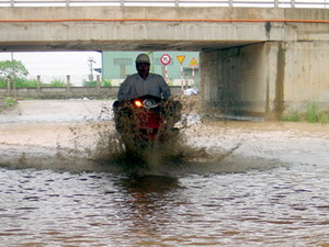 Xử lý ngập nước cho hầm chui Đại lộ Thăng Long